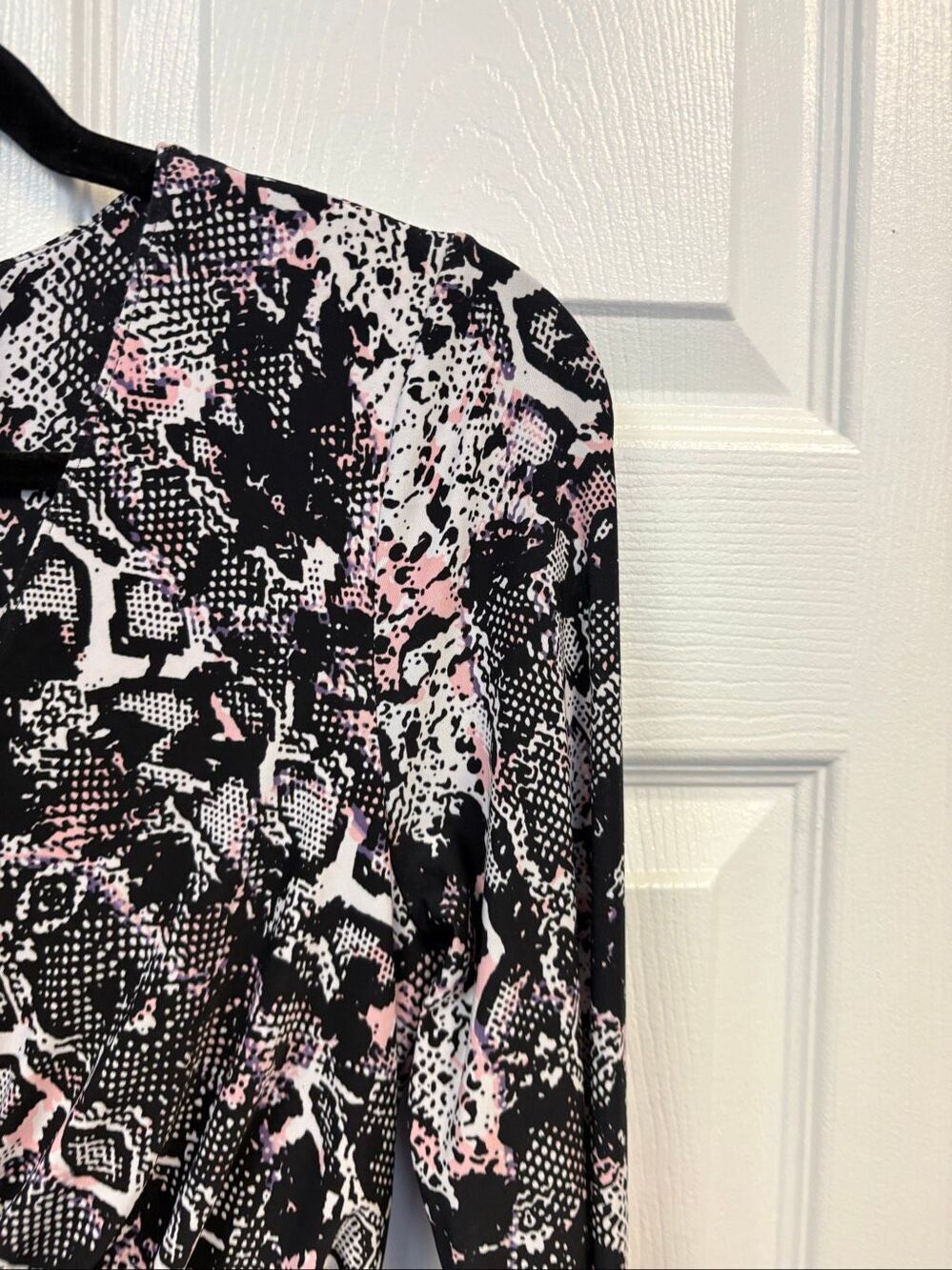 Snakeskin Patterned Maxi Dress - Picture 5 of 9